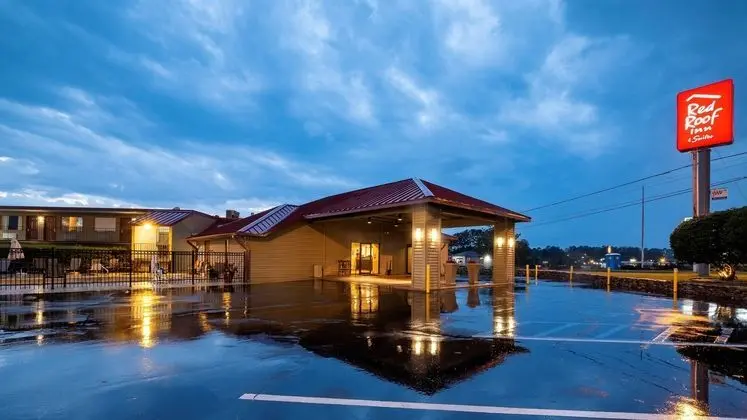 Red Roof Inn & Suites Dothan - Dış Mekan