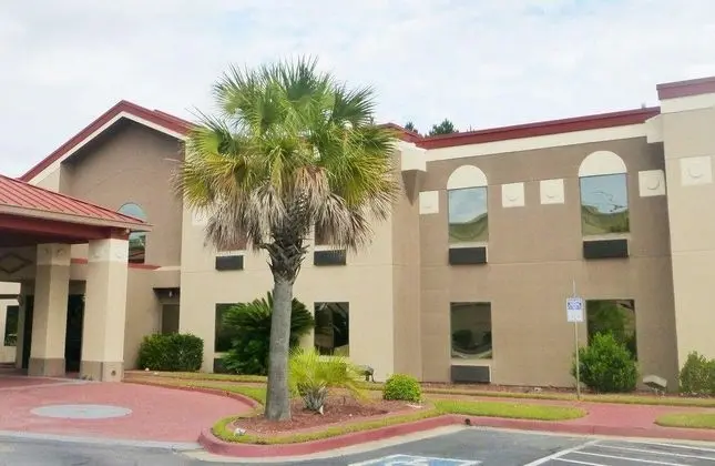 Red Roof Inn & Suites Hinesville