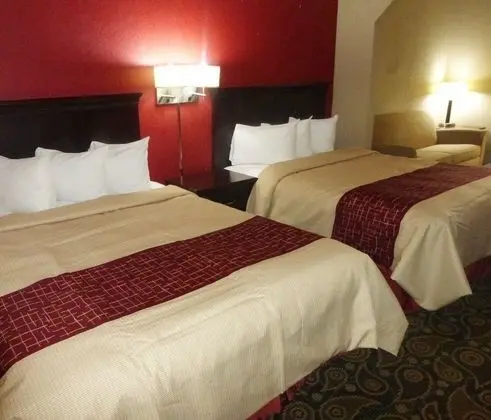 Red Roof Inn & Suites Hinesville