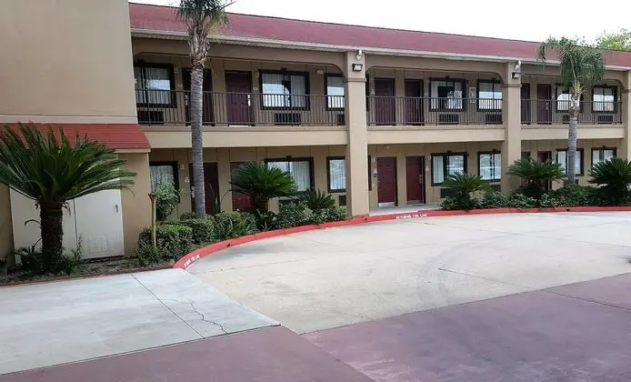 Red Roof Inn & Suites Houston - Humble/IAH Airport - Dış Mekan