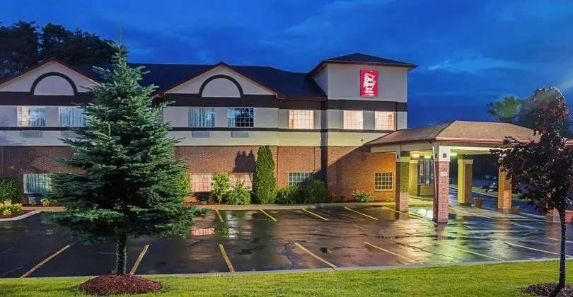 Red Roof Inn & Suites Lake Orion/Auburn Hills - 1