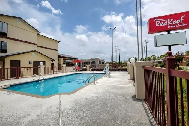 Red Roof Inn & Suites Mobile SW - I-10 - Havuz