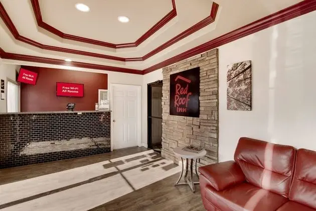 Red Roof Inn & Suites Pensacola - NAS Corry - Lobi