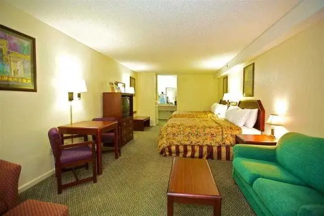 Red Roof Inn & Suites Rome