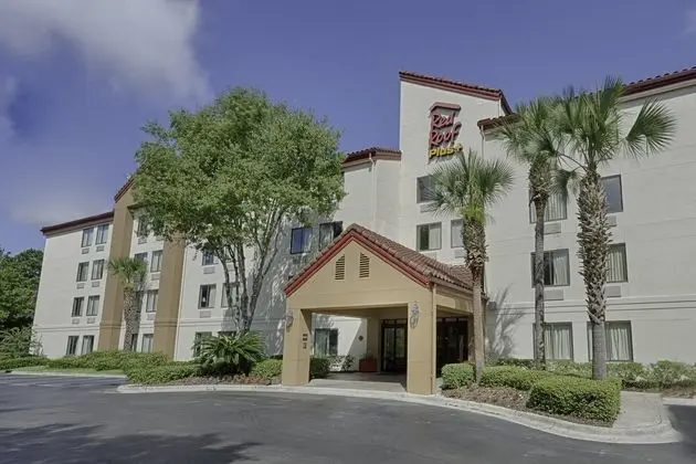 Red Roof PLUS + Gainesville