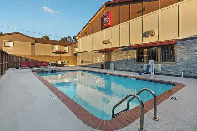 Red Roof Plus+ Huntsville - Havuz