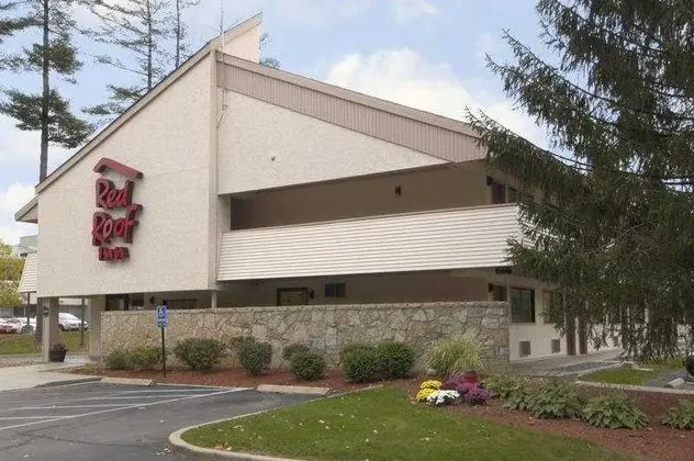 Red Roof Salem New Hampshire