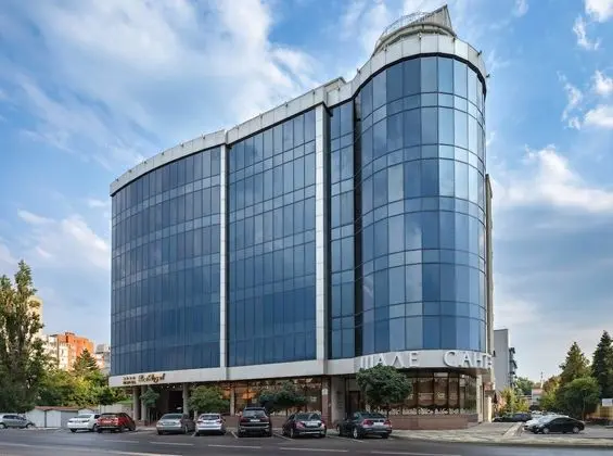 Red Royal Hotel
