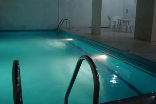 Red Tower Furnished Apartments - Havuz