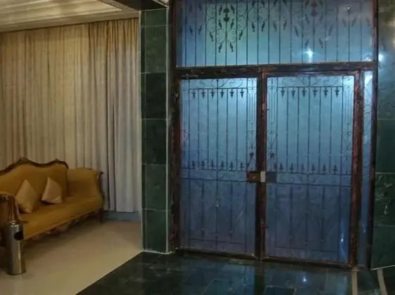 Red Tower Furnished Apartments - Lobi