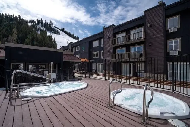 Red Wolf Lodge at Olympic Valley - Havuz