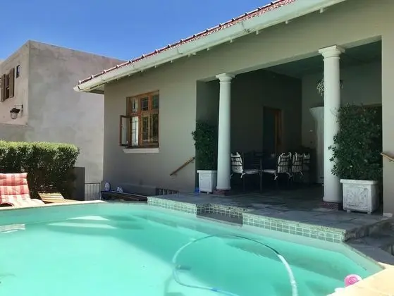 Redbourne Hilldrop B&B - Havuz