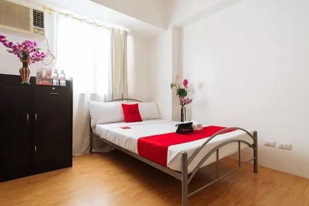 RedDoorz @ Amaia Skies Avenida