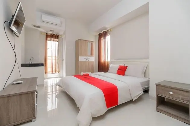 RedDoorz Apartemen @ Green Lake View Cimanggis - Öne Çıkan Resim
