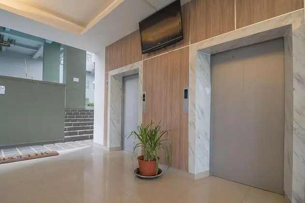RedDoorz Apartment @ Grand Asia Afrika - Lobi