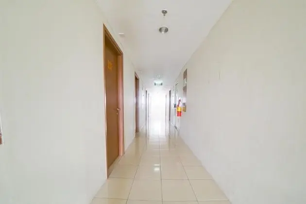 RedDoorz Apartment near Bundaran Satelit Surabaya
