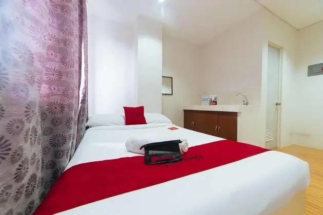 RedDoorz @ Bacaca Road Davao - Oda