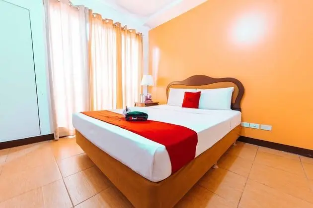 RedDoorz @ Bel Air Soho Suites Makati City