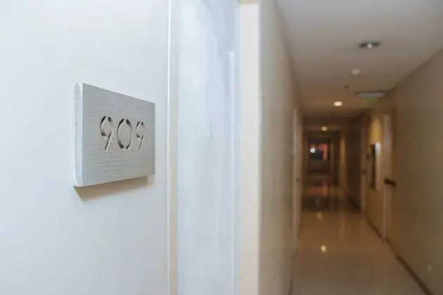 RedDoorz @ Bel Air Soho Suites Makati City - İç Mekan