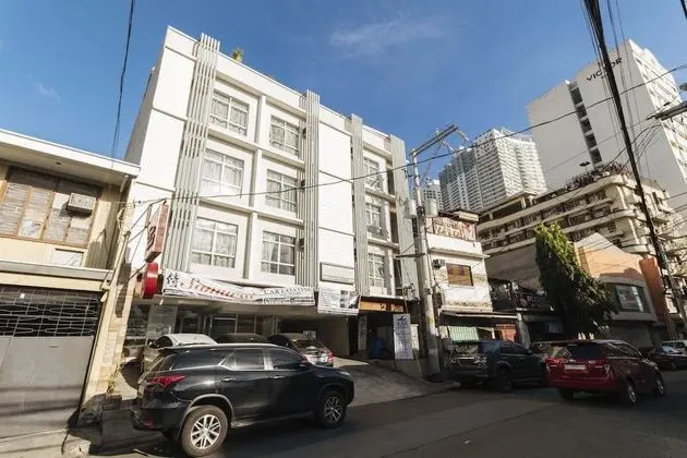RedDoorz @ Chino Roces Makati - Dış Mekan