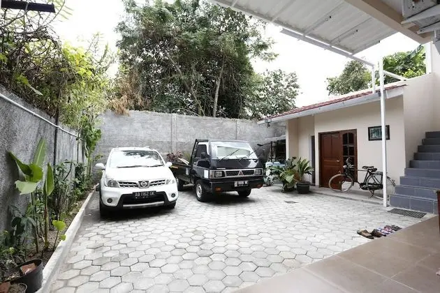 RedDoorz @ Condong Catur 3