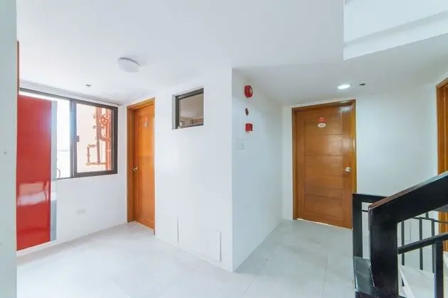 RedDoorz @ DBuilders Rooms Bangkal Makati - İç Mekan