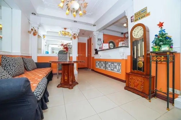 RedDoorz @ Fields Avenue Angeles City - Lobi