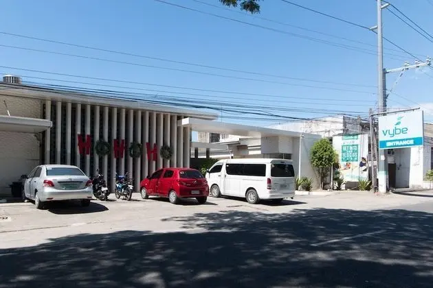 RedDoorz @ General Segundo Avenue Laoag - Dış Mekan