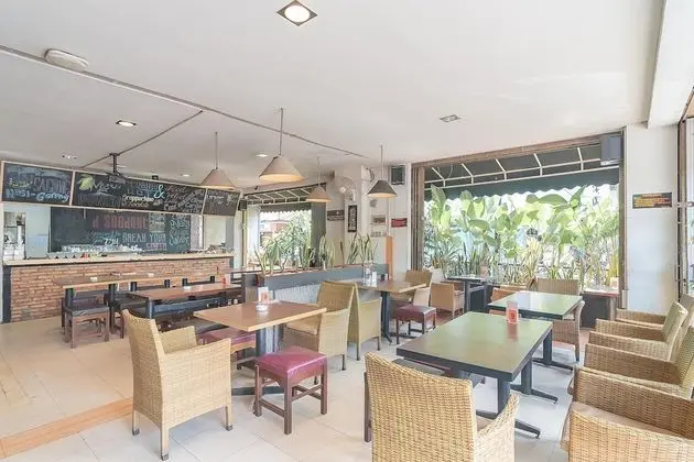 RedDoorz @ H. Agus Salim Street - Yerinde Yemek