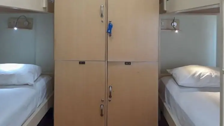 RedDoorz Hostel @ Manado Green Hostel - Oda