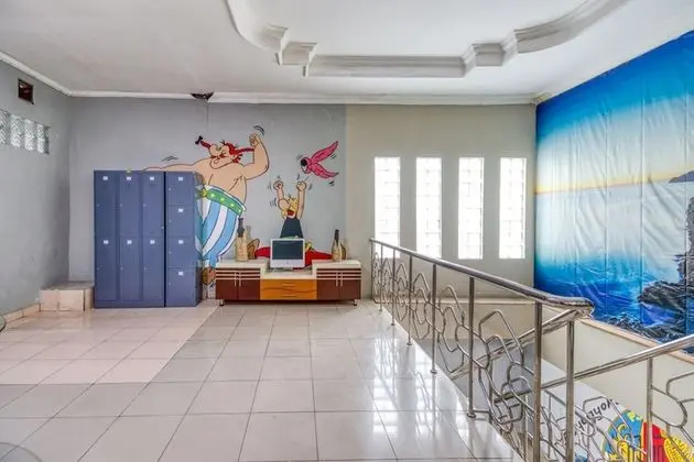 RedDoorz Hostel near Stadion Mandala Krida Yogya - İç Mekan
