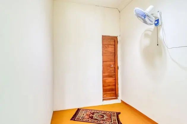 RedDoorz Hostel near Terminal Condongcatur Jogja - İç Mekan