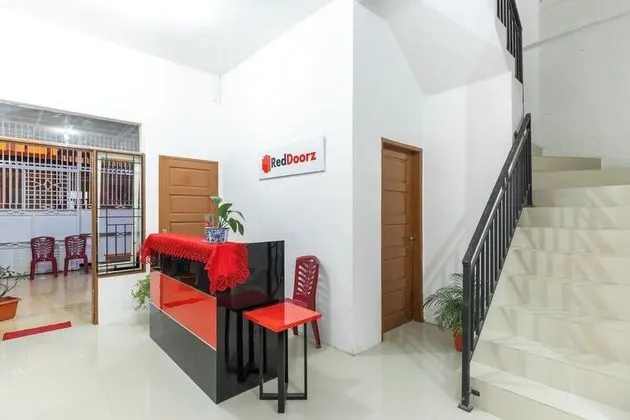 RedDoorz @ Jalan Dr Mansyur Medan 2 - Lobi