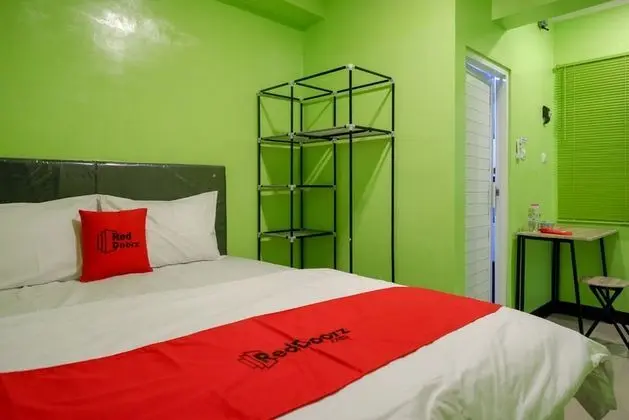 RedDoorz @ Jalan Gatot Subroto Semarang - Öne Çıkan Resim