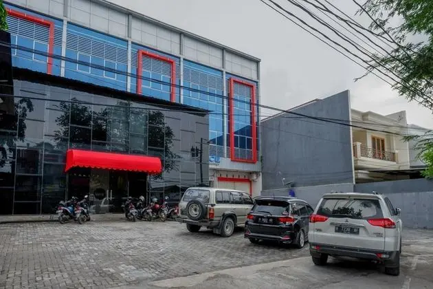 RedDoorz @ Jalan Kartini Semarang - Dış Mekan