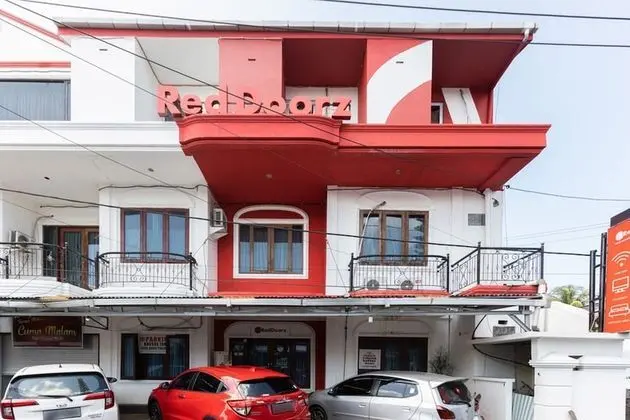 RedDoorz @ Jalan Maengket Manado