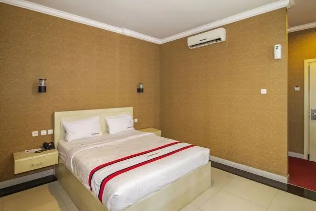 RedDoorz @ Kebayoran Lama