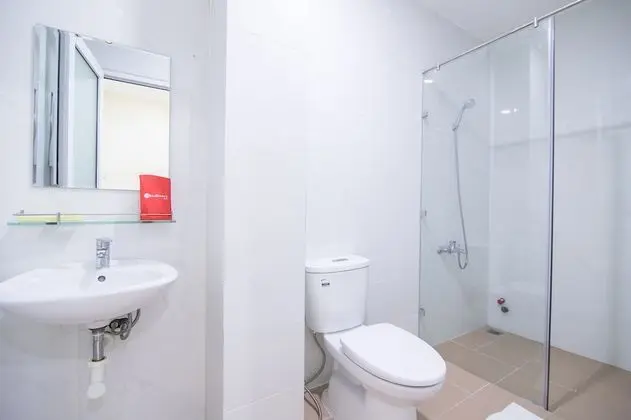 RedDoorz @ Le Van Sy Street - Banyo Tipleri