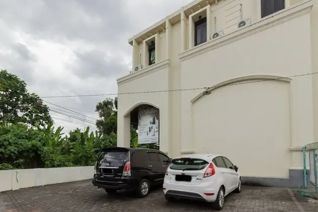 RedDoorz @ Malalayang 2 Manado