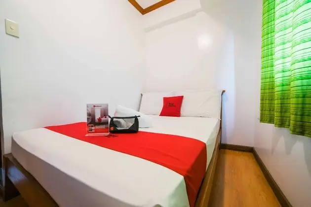 RedDoorz @ Moonwalk Paranaque - Oda