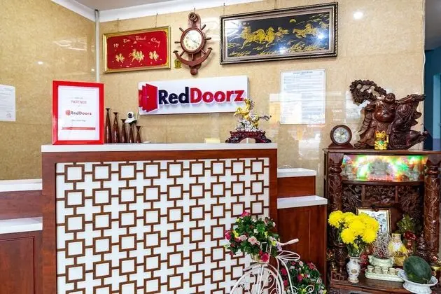 RedDoorz Nam Bac Hotel Phan Dang Luu Phu Nhuan - Lobi
