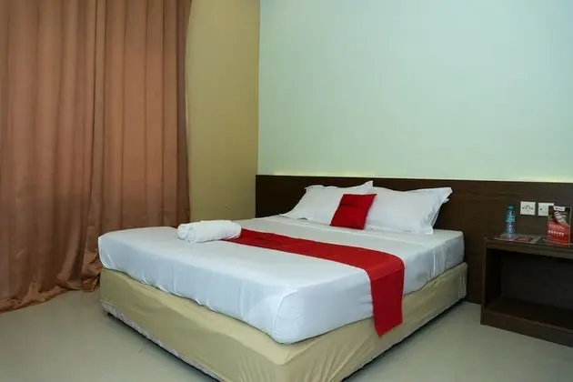 RedDoorz near Alun Alun Madiun - Öne Çıkan Resim