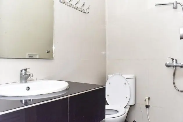 RedDoorz near Alun Alun Wonosobo - Banyo Tipleri