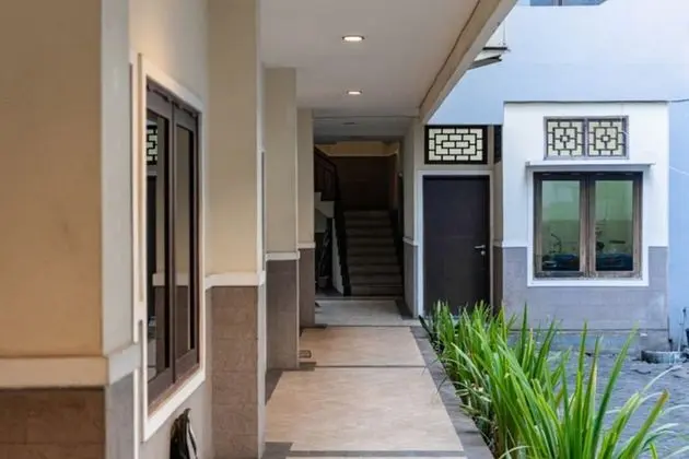 RedDoorz near Bahu Mall Manado - Lobi