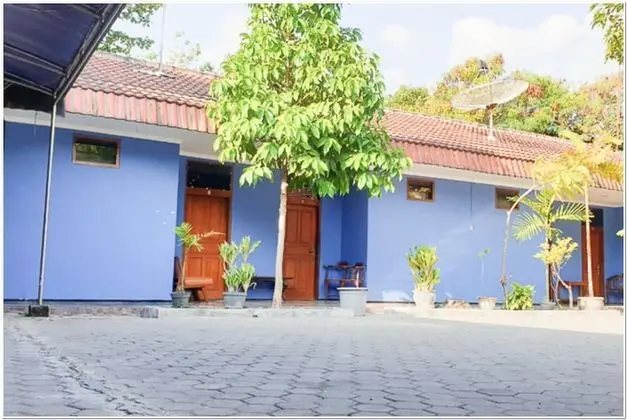 RedDoorz near Bojonegoro Train Station