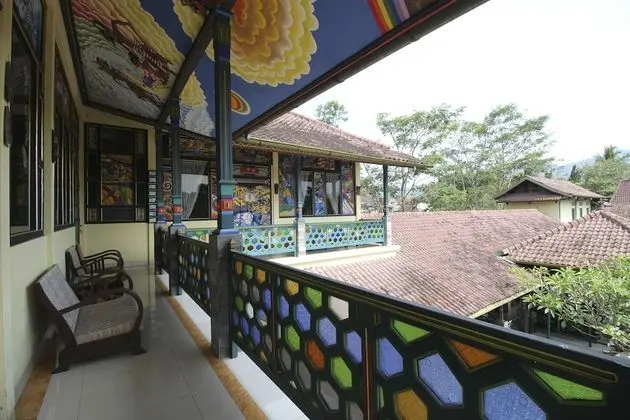 RedDoorz Near Borobudur Temple