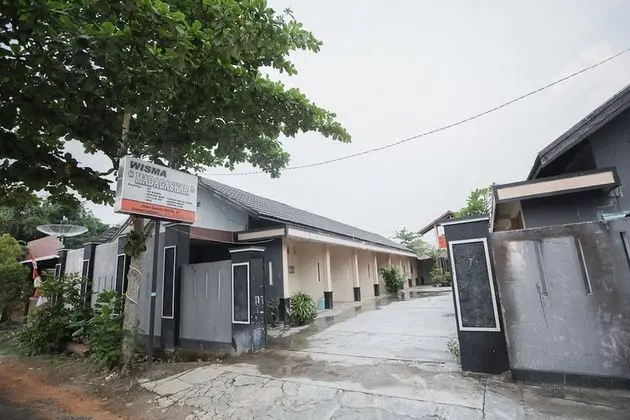 RedDoorz near Bundaran Garuda 2