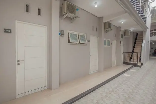 RedDoorz near Ciputra Golf Surabaya