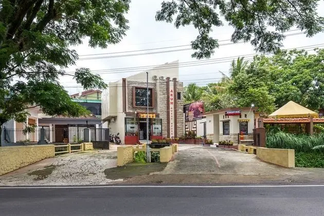 RedDoorz near Dino Park