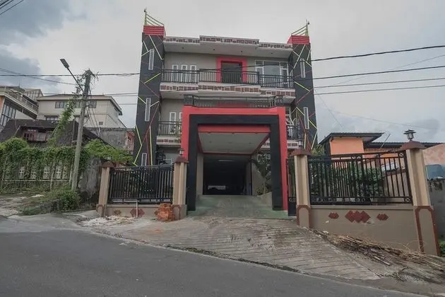 RedDoorz near E Walk Mall Balikpapan - Dış Mekan